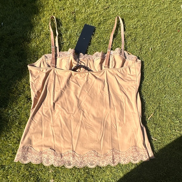 Lioness Tank Top - Picture 4 of 4